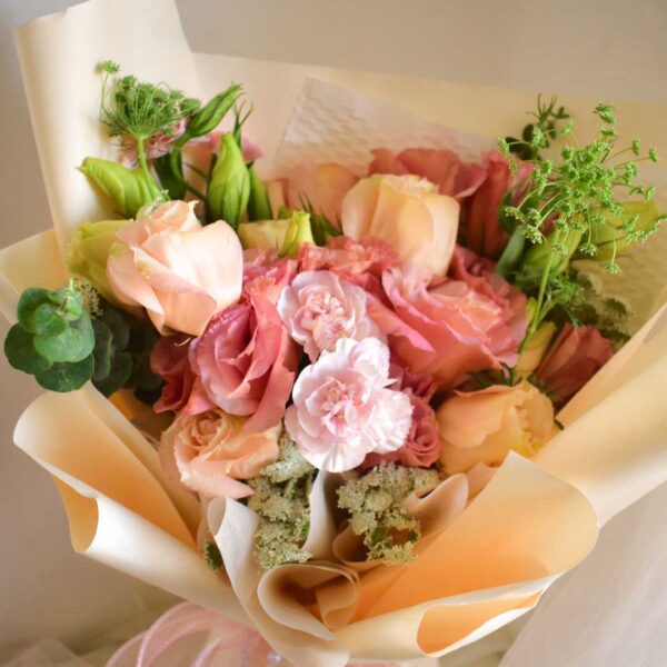 Lisianthus bouquet - Imagen 2