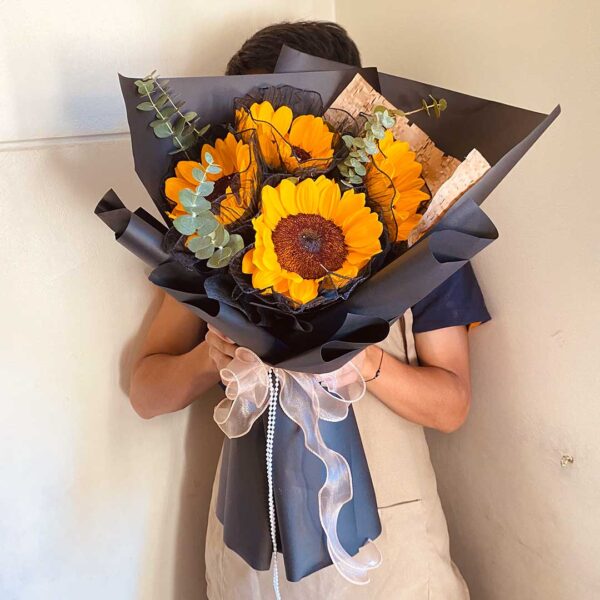 Blackgira Bouquet