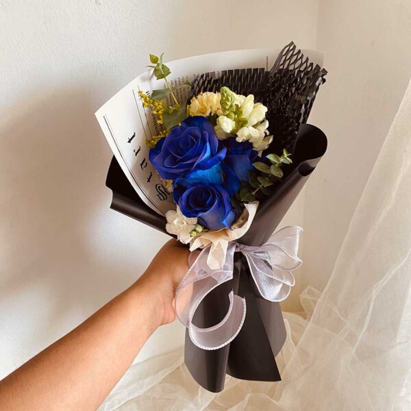 Azul elegant bouquet