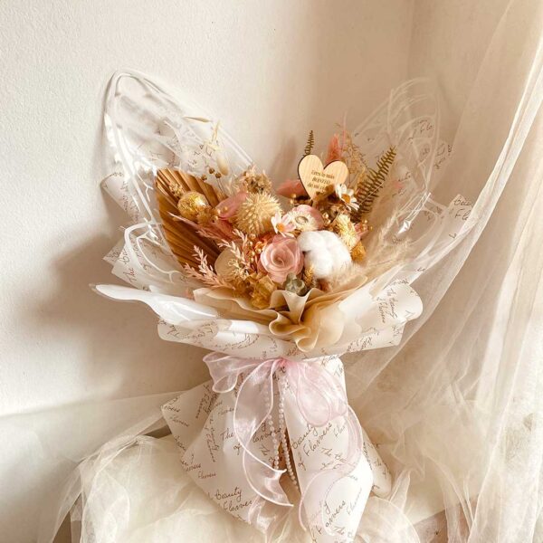 Fly dried pink bouquet