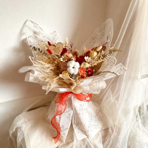 Fly dried red bouquet